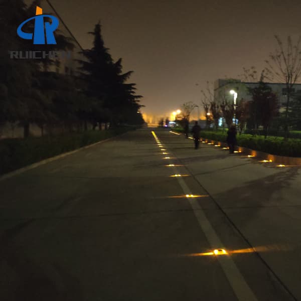 Red Solar Reflective Cat Eyes In China For Pedestrian Crossing